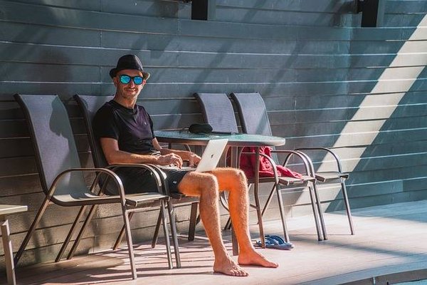 Comment rester productif en déplacement en tant que travailleur à distance ?